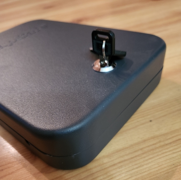 SnapSafe Lock Box Keylock for valuables &Pistol Safe Key x x 18 Gauge Steel Gray - Picture 5 of 10